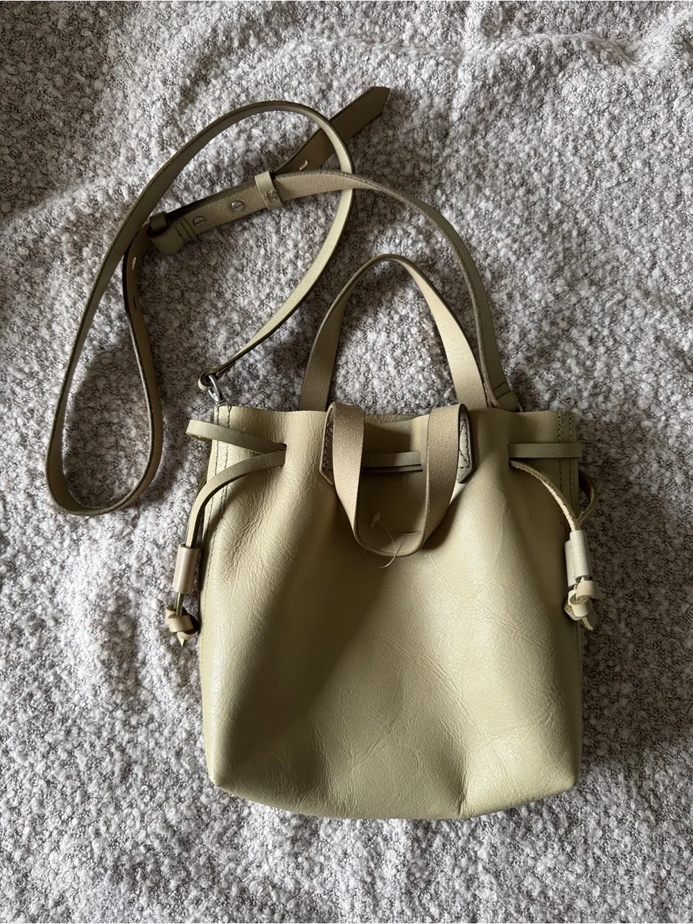 Madewell Transport Bucket Bag in Vintage Parchment Leather | NWOT